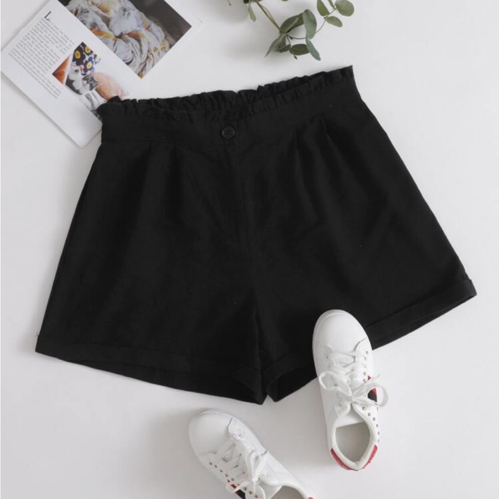 🍉 Shein Plus Size black shorts, ruffle waist,  roll hem, EUC, 3X